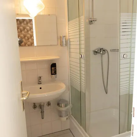 Rossija Hotel 3*